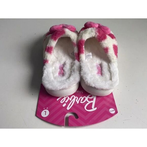 Barbie HEARTS Fluffy Slippers Pink Soft Indoor/Outdoor Women’s Sz L 8-9 NEW - Picture 4 of 10